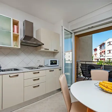Massilia Apartment